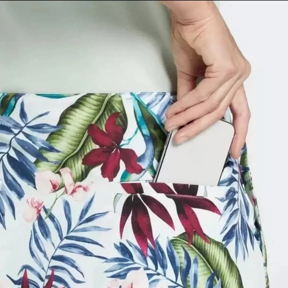 Lady Hagen Women's Palm Overlap Golf Skort, Palm Mint, 16” New - Picture 4 of 5